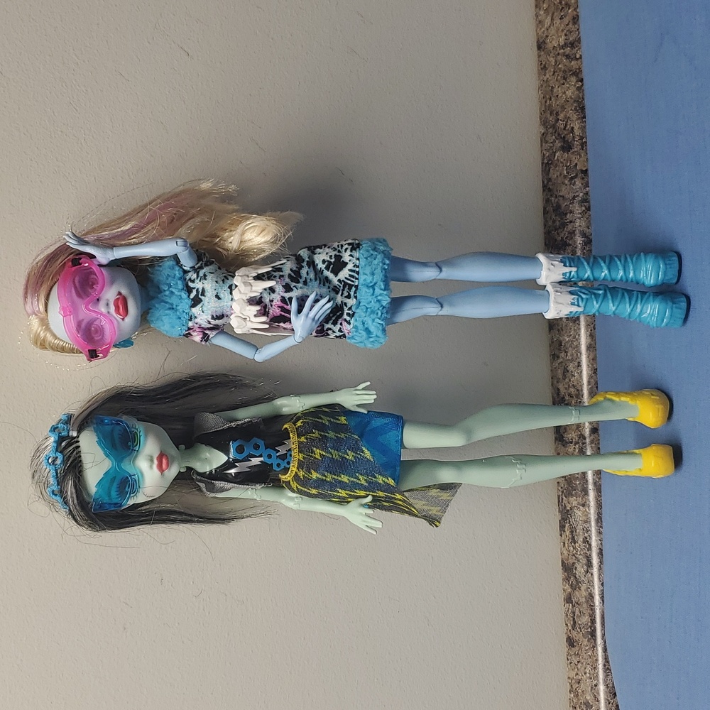 🏠 Monster High Frankie Stein Doll and Monster High-Abby Bominabel classic …